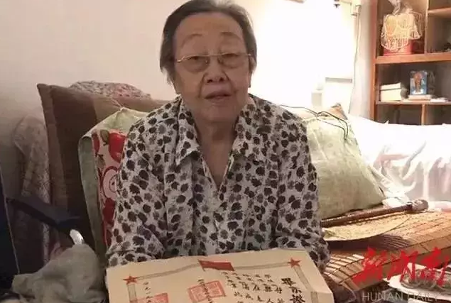 94年患癌医学生最后的朋友圈：“江山给你们，朕玩够了，拜拜”
