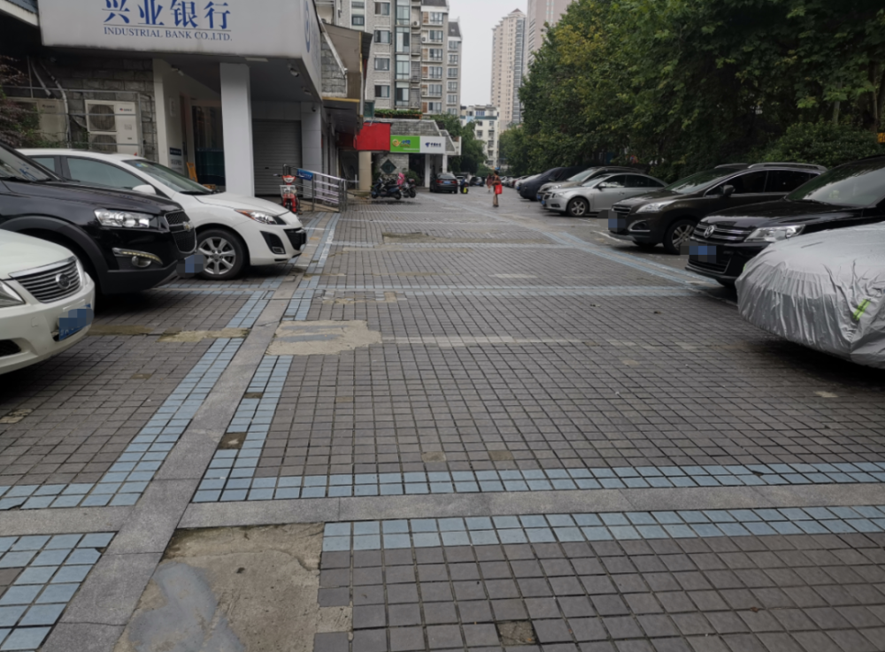 合同到期4年，物业却拒绝撤离！城中豪宅换物业一波三折