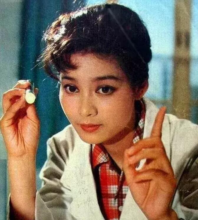 80年代中国最火的十大美女明星,有你的梦中情人吗