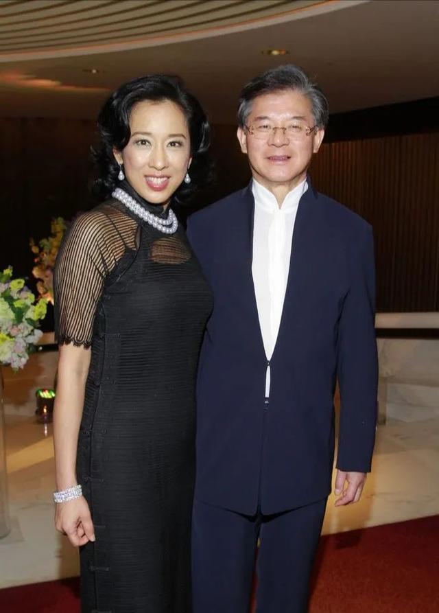 罗康瑞儿子:父亲为朱玲玲抛弃糟糠妻,他拒绝千亿财产为母亲争气