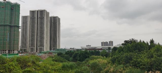 重庆西区最被人误解的地方，这里只有房子，到处都是新建工地
