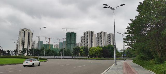 重庆西区最被人误解的地方，这里只有房子，到处都是新建工地