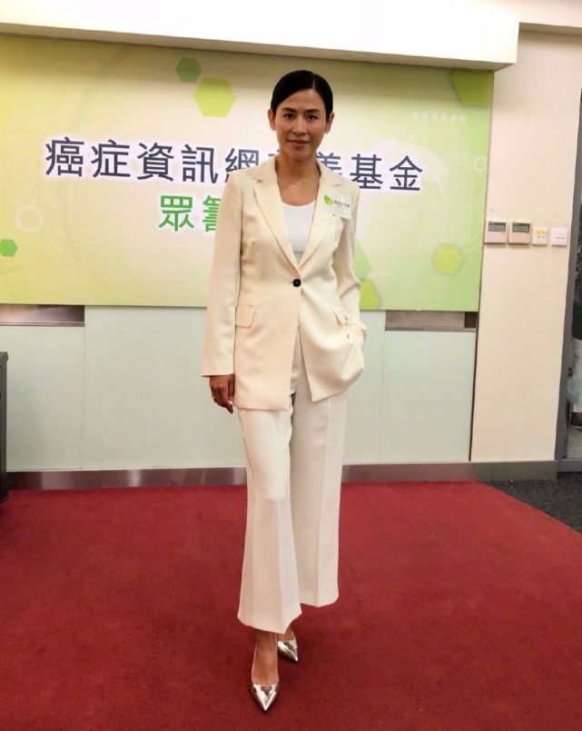 宣萱近照脸色蜡黄,打扮的再知性,也要承认已经老了的