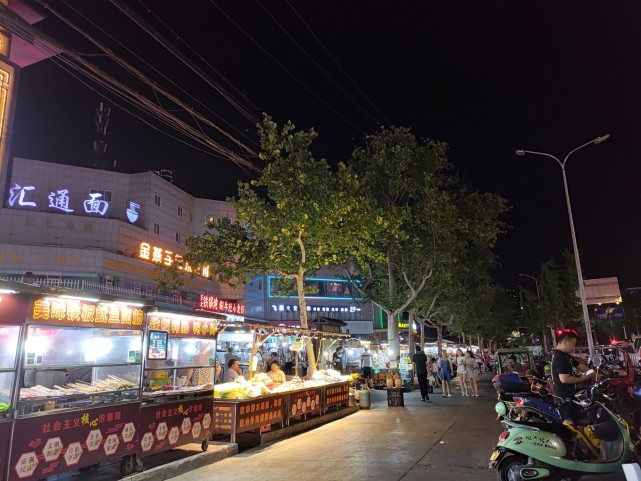 汇通面夜市摊