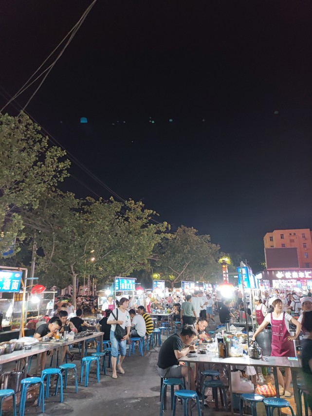 汇通面夜市摊
