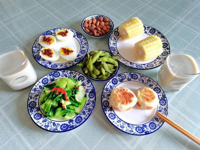 7月份，我家早餐这样吃，粗粮多，蔬菜多，家人越吃身体越苗条了