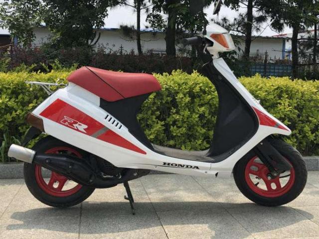 经典摩托车系列日本精品小绵羊踏板摩托车本田dio的发展历程