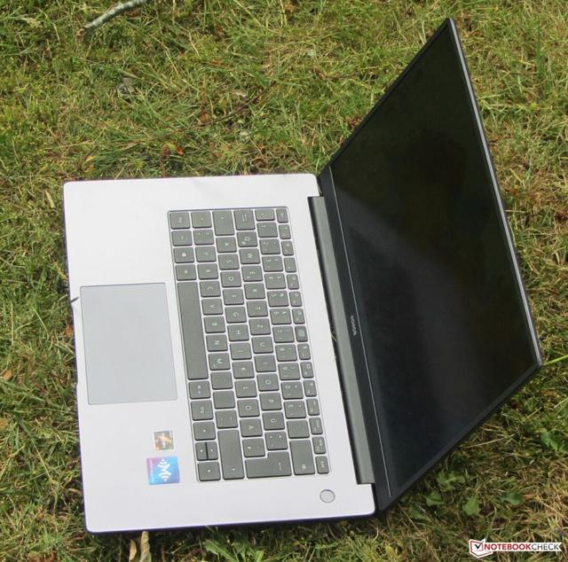 荣耀magicbook15测评既酷又有ryzen5的苹果类笔记本