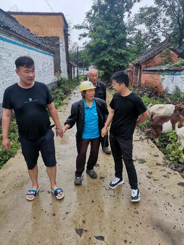 唐河县大河屯镇防汛一线尽显干部责任担当