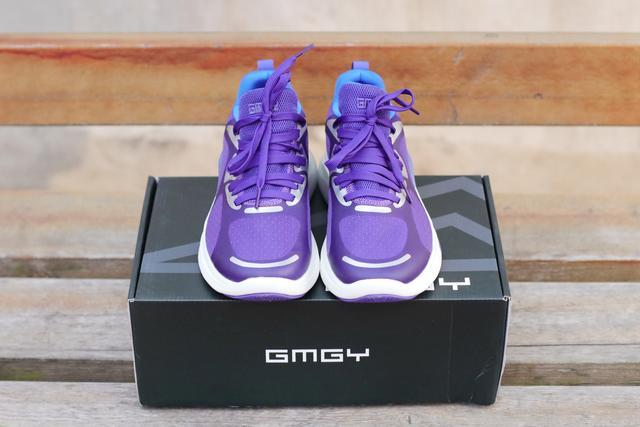 小米新品Boost跑鞋，内置TPU缓震颗粒，Adidas一半价格