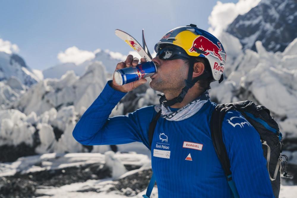 2018年7月22日,奥地利红牛旗下的波兰登山滑雪运动员安杰伊·巴吉尔