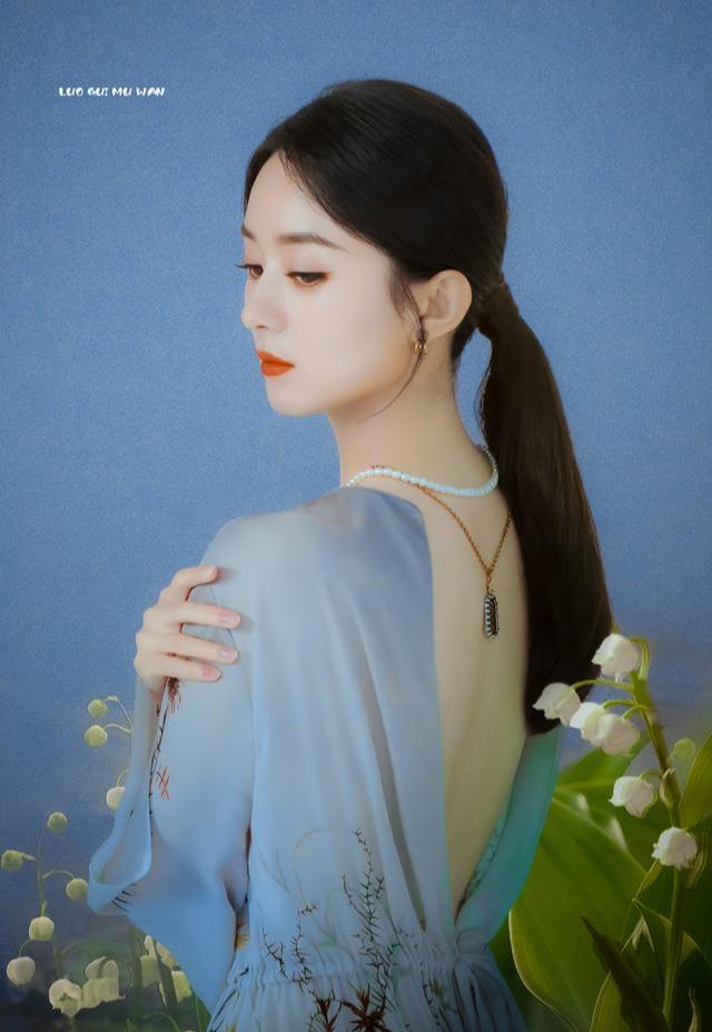 Dior云成衣秀！赵丽颖露美背硬核秒杀杨采钰张雪迎，baby新发色超美