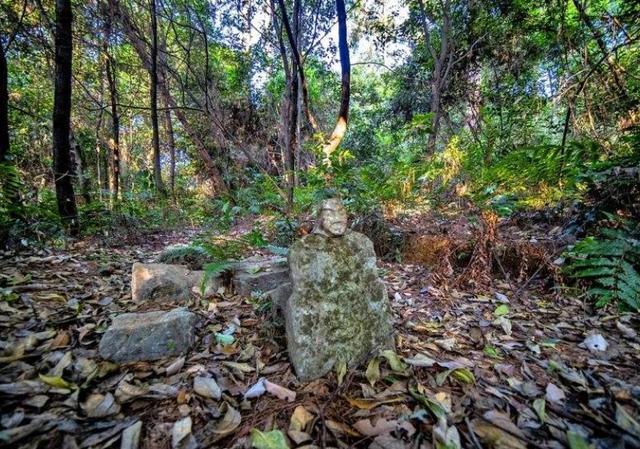 湖南"鬼崽岭"走红,一场大雨冲出"诡异"石像群,规模赶超兵马俑