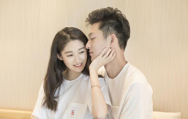 男人对你动了真情,会有以下三种表现,错不了