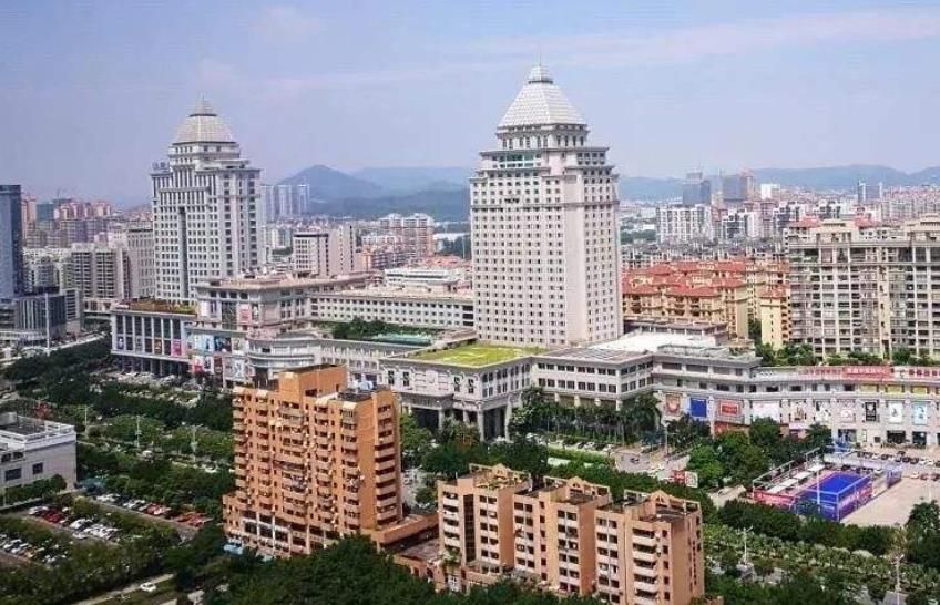 珠三角两座“难兄难弟”城市，GDP相差几十亿，你看好哪里发展？