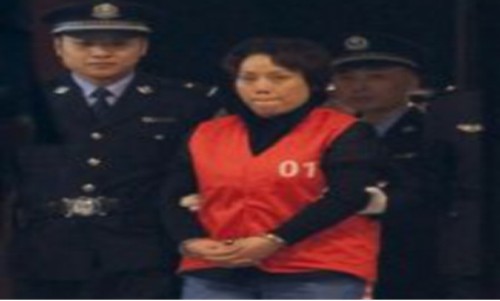 重庆黑帮女老大谢才萍,曾为一己私欲找16个情人,最小