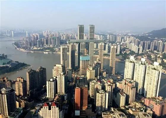 重庆直辖市前经济总量是多少_重庆夜景(2)