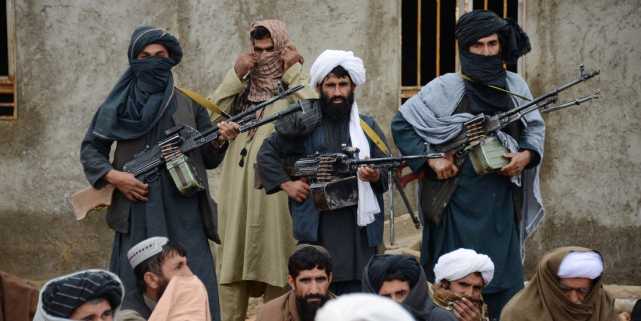 阿富汗15岁少女抢ak-47击毙2名恐怖分子,为