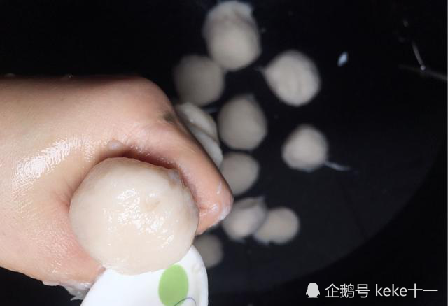 肉质不柴，少油又健康，新型鸡胸肉搭配丝瓜菌菇汤