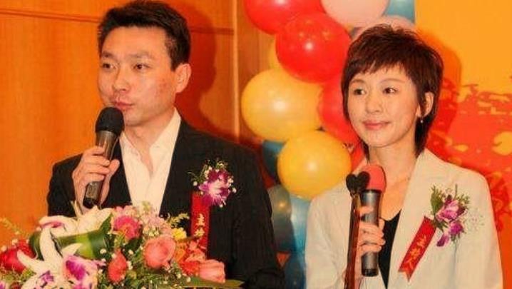 康辉老婆也是央视主持人?台下夫妇台上搭档,网友直言