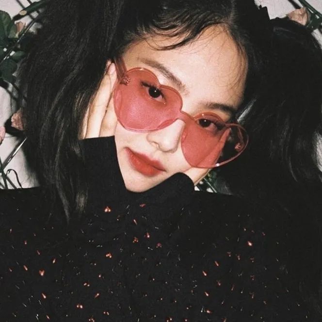 那些又纯又欲的奶猫系女生，都是怎么“装”出来的？
