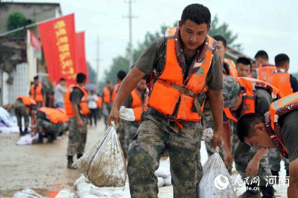 河南信阳:史灌河大堤抢险记