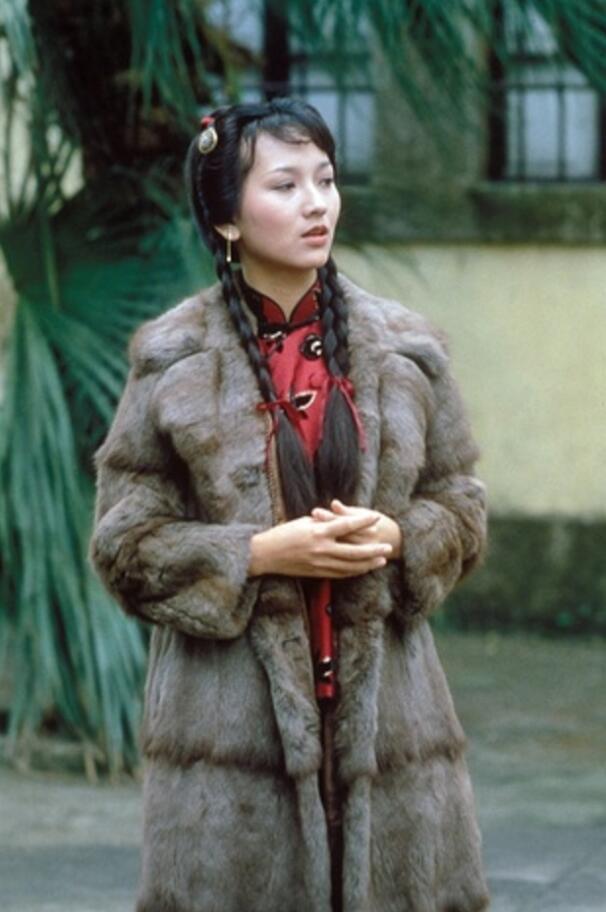 1980版上海滩赵雅芝26岁她饰演的冯程程因太美品质被忽略