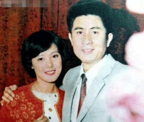 62岁老戏骨郭凯敏,2婚娶了尤勇前妻,如今儿子长得比他