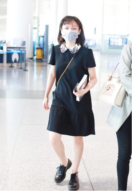 文淇自带少女感，连衣裙上配“抢眼”娃娃领，气质清纯有魅力