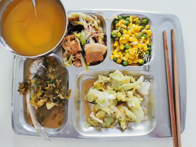 食堂职工餐,每顿只要5块钱,两荤两素一汤,7天不重样,幸福极了