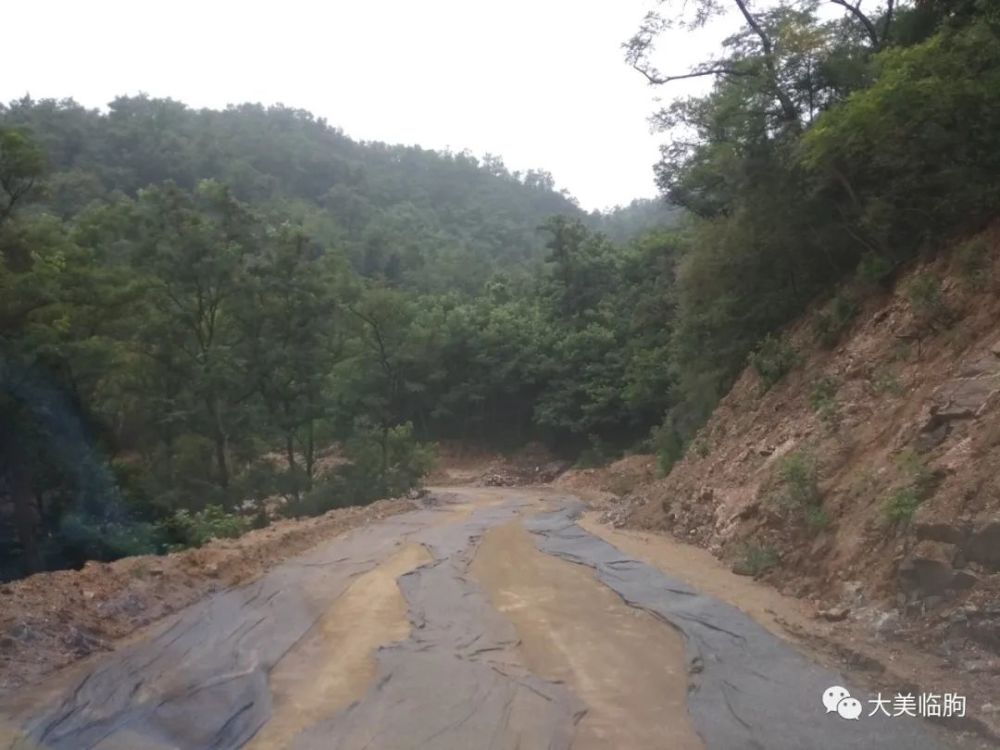 临朐沂山正在修建一条新路