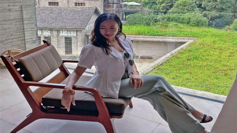 退役体操女神李红杨,年仅30是外企高管,至今仍单身