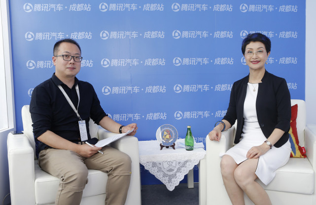 杨美虹：新能源车是大势所趋插电式混合动力应有一席之地