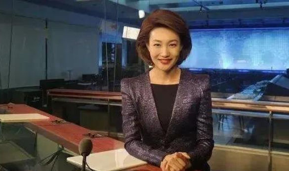 央视美女主持人李梓萌真名曝光,43岁还单身,市长父亲着急了