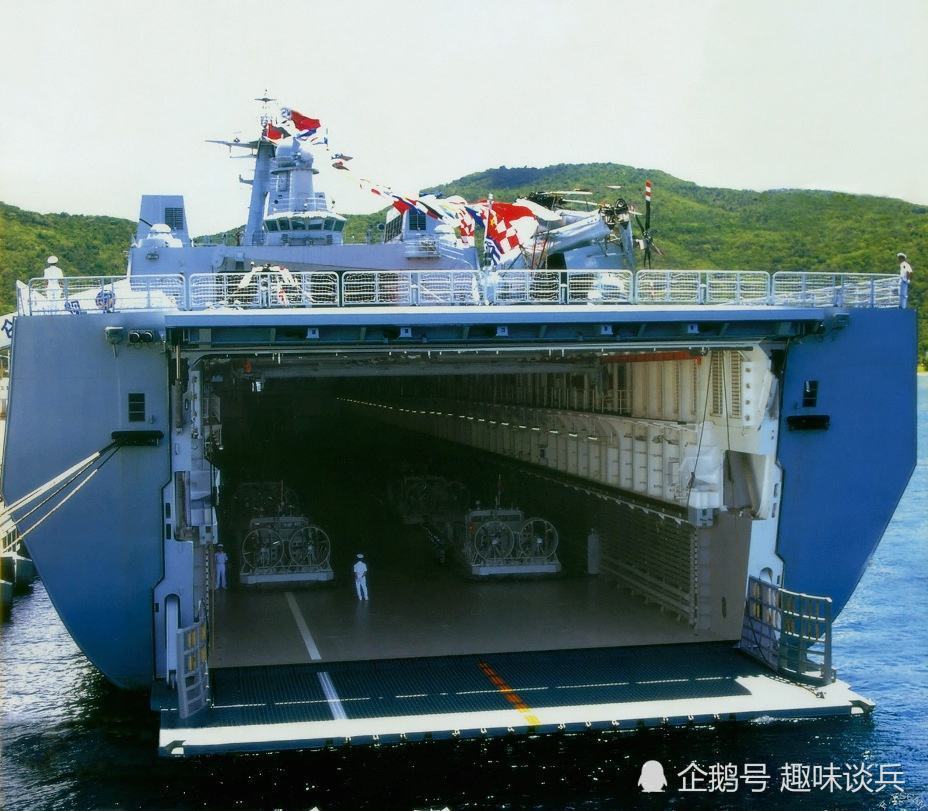 第7艘071型船坞登陆舰即将入列,排水量29000吨,将以四明山命名