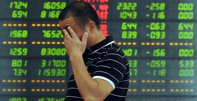 中国股市恐慌性抛售，资金夺路出逃，市值蒸发3.3万亿