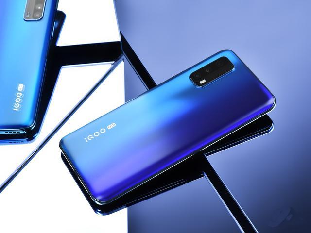 5000毫安120hz1598元iqooz1x告诉你什么是性价比