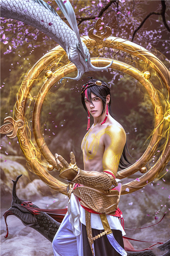 神都夜行录烛龙cosplay,特效细节拉满的cos,还原度满分!