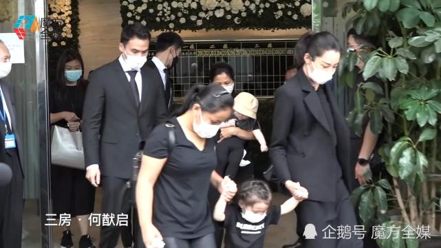 齐娇甩开何猷启夺门而出