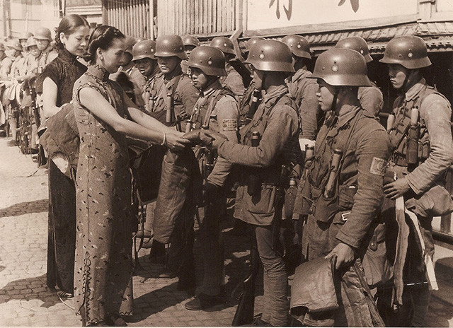 1937年的淞沪会战中,炮兵十团用150毫米重榴炮轰击了日军海军陆战队