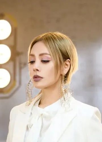 很我的妆，怎么就她敢画？