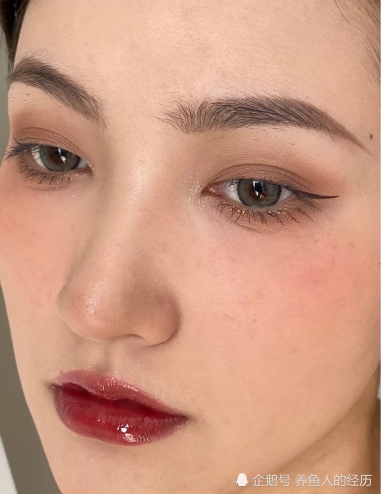 能与绿茶妆PK的只有这个“泰式纯欲妆”了吧！