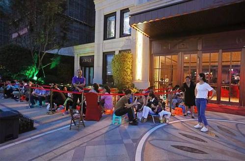 “新规”出台，楼市“有危险”！下半年房价降20％也难卖？曹德旺告诫