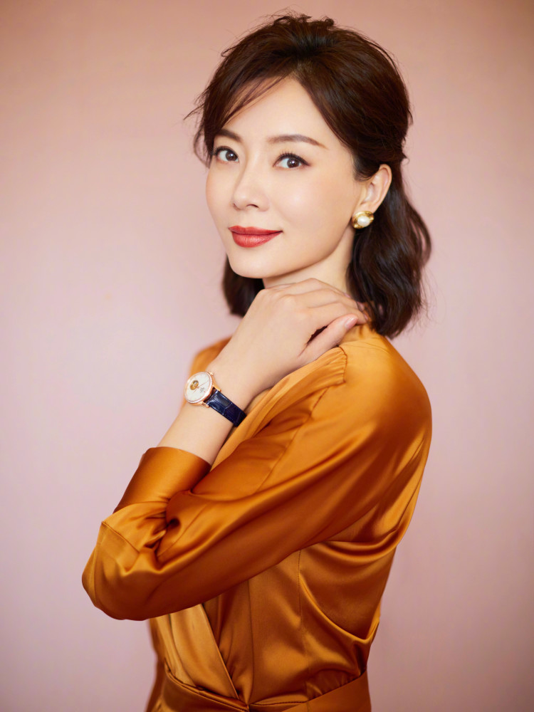 闺话:结婚9年,0绯闻,43岁的陈数,演绎出中年女人的自律美