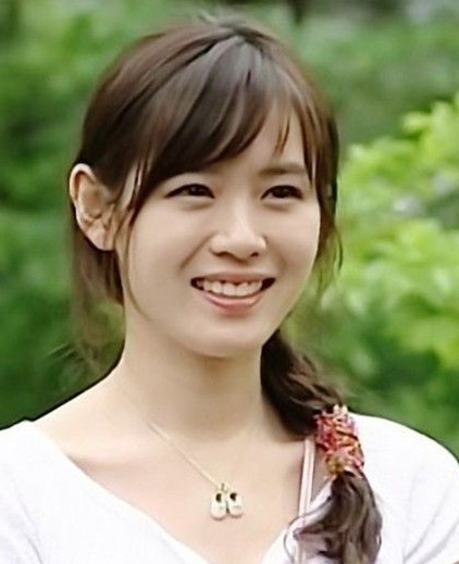 颜值巅峰时期!8位韩国女星旧照对比公开,李英爱30年前