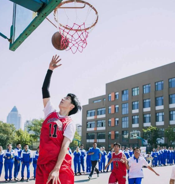 经常"打篮球"的男生,3部位很容易"受伤,说多了"全是泪"