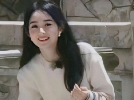 赵丽颖的内衣掉了_美女直播衣服掉了内衣