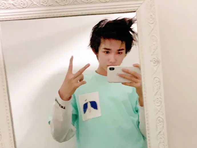 宋亚轩现在的我格外注意宋亚轩的发型不愧是小宋老师时刻保持新鲜