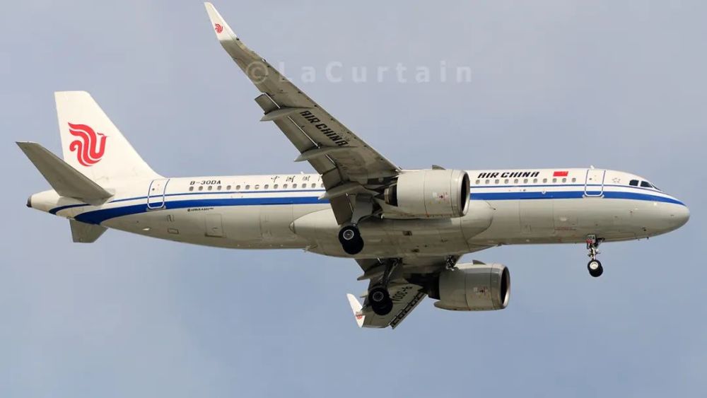发现了一个有趣的现象: b-30da,差不多是国航最新的一批a320neo,2019