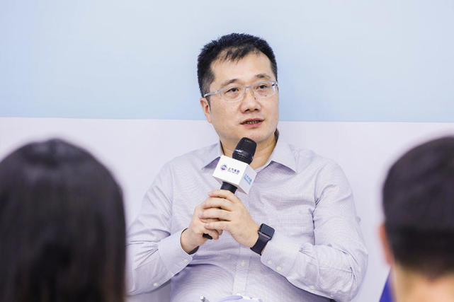 王瑞：上汽大通将按产品品类分网销售 商用车沿用“众”字标